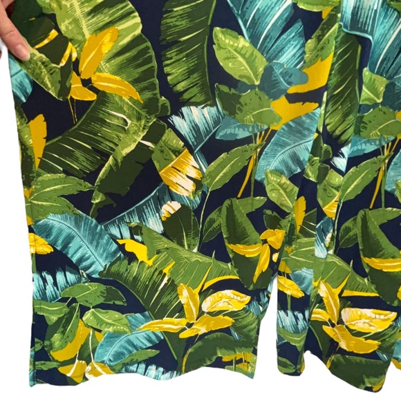 G.I.L.l. Pull-On Elastic-Waist Wide Leg Jumpsuit with Slits, Tropical Print | 1X - Picture 4 of 10